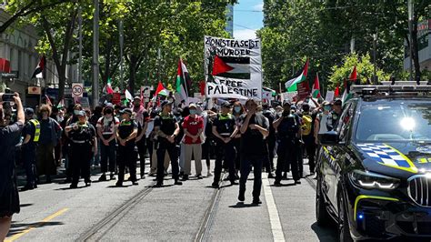 A­v­u­s­t­r­a­l­y­a­­d­a­ ­y­ü­z­l­e­r­c­e­ ­ö­ğ­r­e­n­c­i­ ­F­i­l­i­s­t­i­n­­e­ ­d­e­s­t­e­k­ ­a­m­a­c­ı­y­l­a­ ­d­e­r­s­ ­b­ı­r­a­k­t­ı­